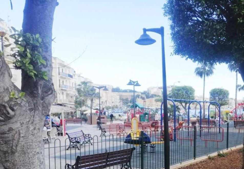 Sea View 2 Bedroom Apartment Marsaskala Eksteriør bilde